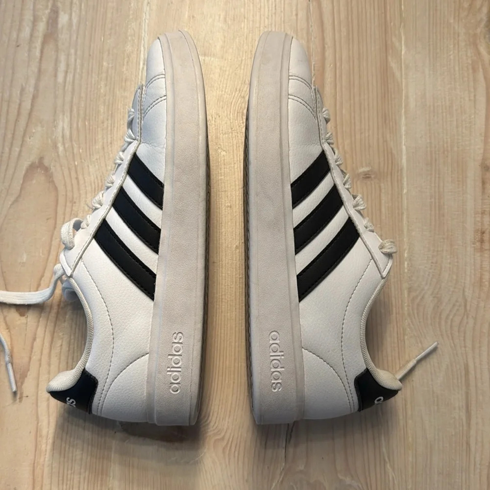 Adidas - Picture 7 of 9